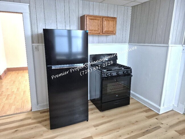 Building Photo - 1305 Irwin St