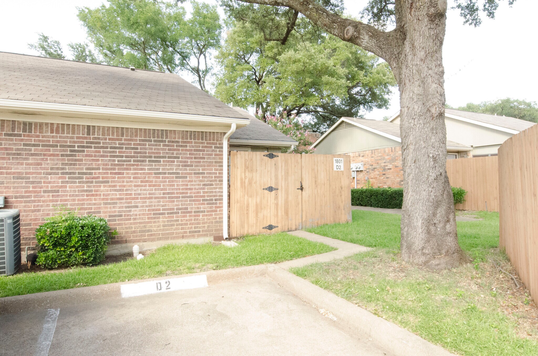 Building Photo - 1801 W Spring Creek Pky