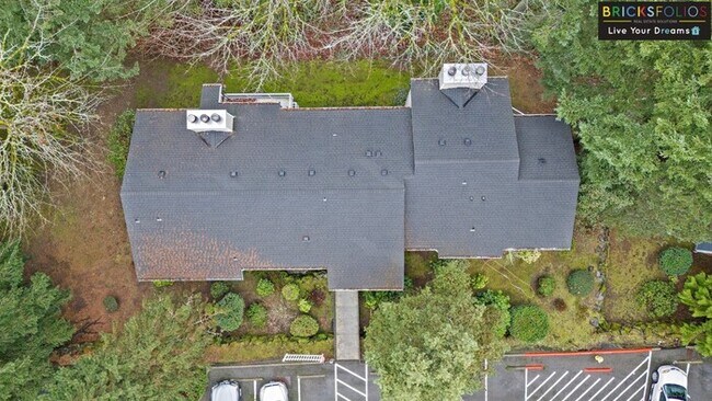 Building Photo - Nestled in the serene Eastgate neighborhood, Bellevue!