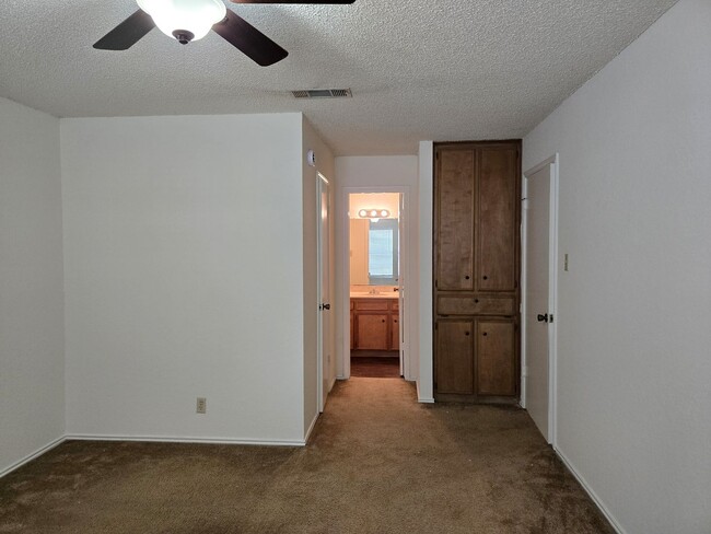 Building Photo - Robinson ISD Duplex