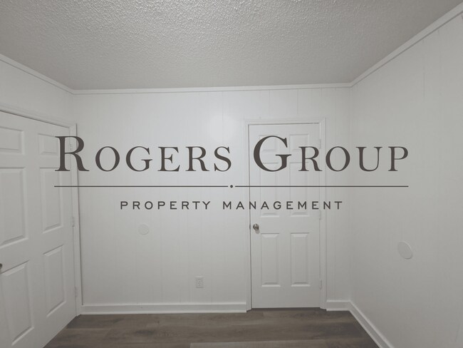 Building Photo - #450 - 109-111 Carter St Duplex