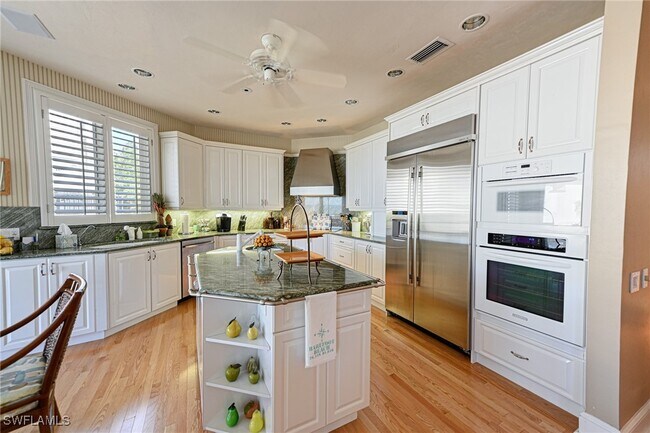 Building Photo - 235 Barefoot Beach Blvd