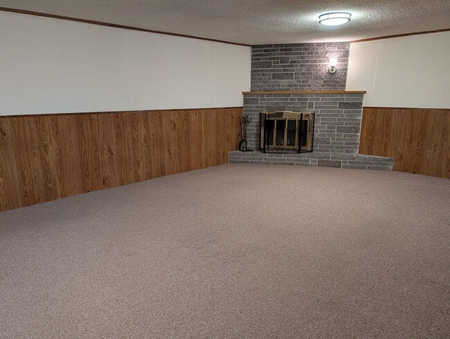 Building Photo - 722 Bryden Ave