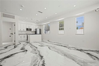 Building Photo - 15211 Cohasset St