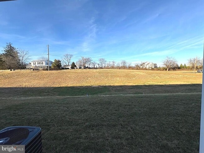 Building Photo - 155 Rae Ct