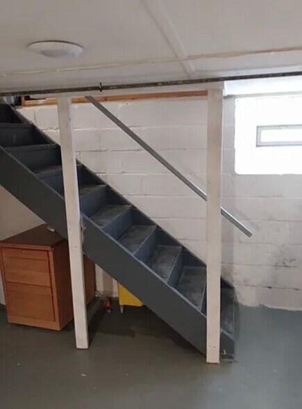 Building Photo - 524 Hanford St