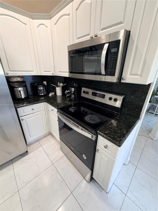 Building Photo - 14712 SW 123rd Ave