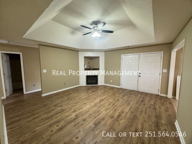 Building Photo - 2654 Jan Dr