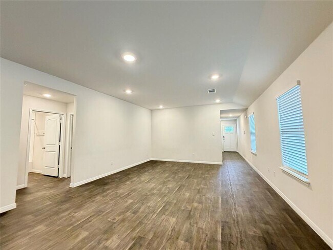 Building Photo - 148 Arroyo Sweetwood Cir