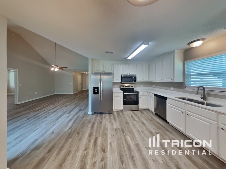 Building Photo - 4 Leyland Cypress Ct