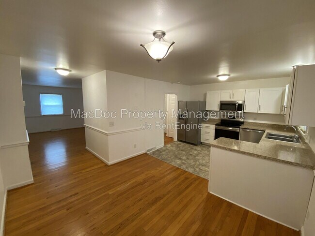 Building Photo - 431 Ridgemore St