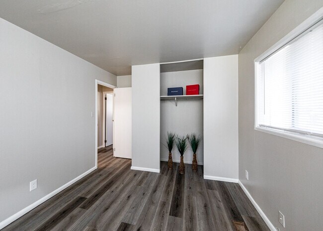 Building Photo - Newly Remodeled 3 Bedroom Home in Central Location