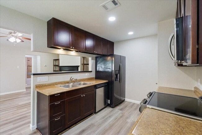 Building Photo - 13300 Cowdray Park