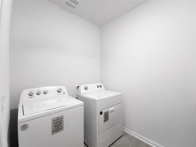 Building Photo - 2333 March Hare Trce