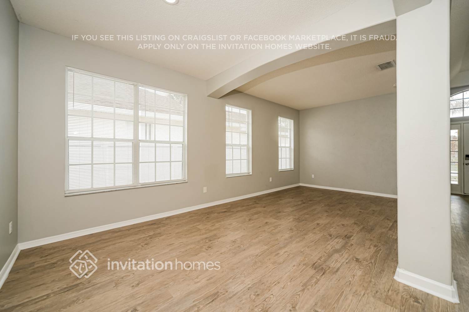 Building Photo - 1952 Bridgeview Cir