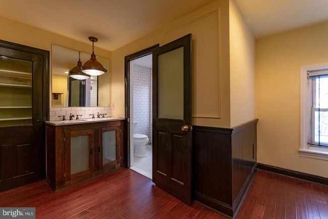 Building Photo - 1339 Christian St