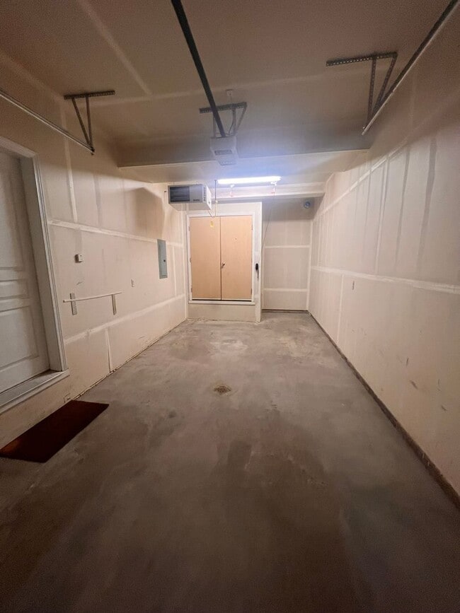 Building Photo - 174 Willow View Circle