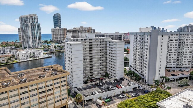 Building Photo - 121 Golden Isles Dr