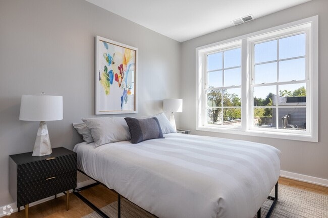 Building Photo - 2210 Wisconsin Ave NW