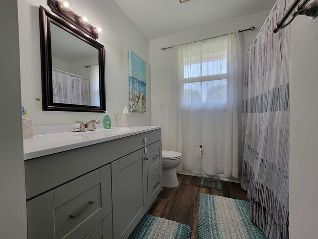 Building Photo - 350 Blue Bell Dr