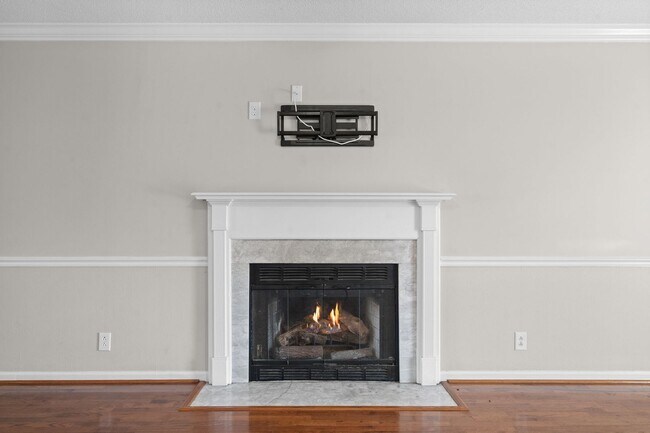 Building Photo - Pet Friendly Three Bedroom in Sango!