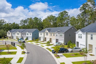 Building Photo - Covey Homes Wescott