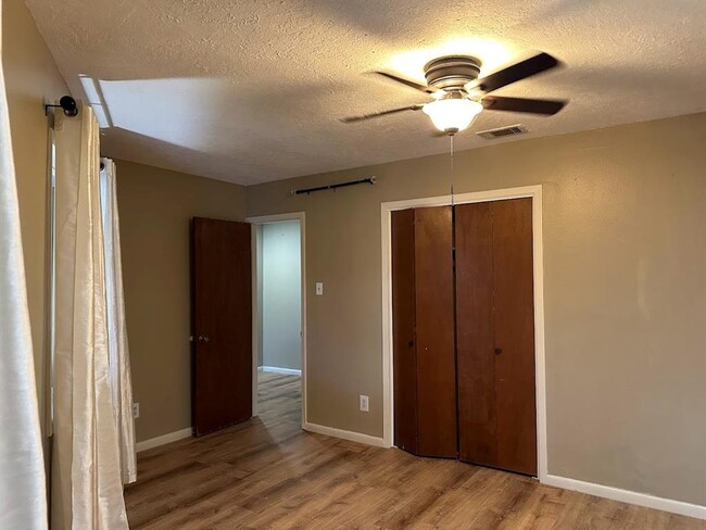 Building Photo - 24468 Country Clb Dr