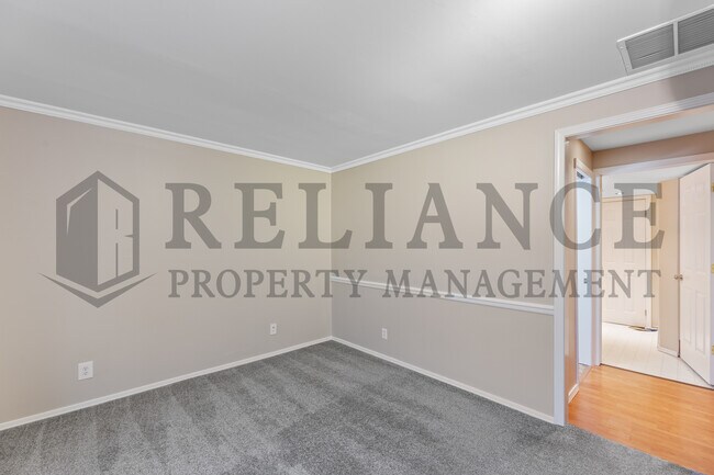 Building Photo - 13806 W Alderny St