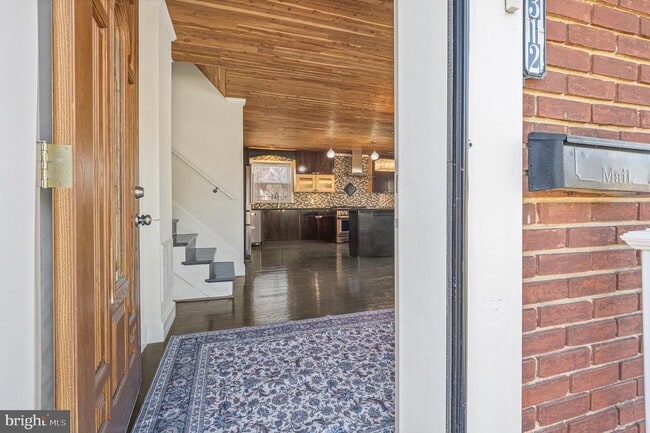 Building Photo - 312 N Hammonds Ferry Rd