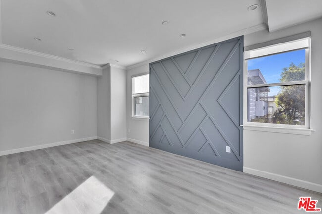 Building Photo - 1022 La Cadena Ave