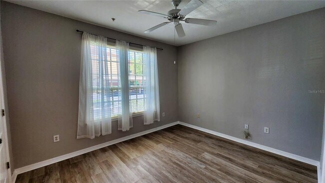 Building Photo - 4170 Central Sarasota Pkwy