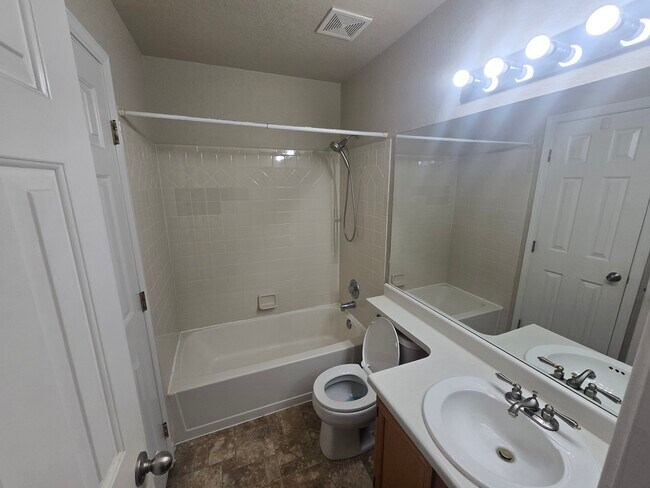 Building Photo - 964 Red Brooke Dr