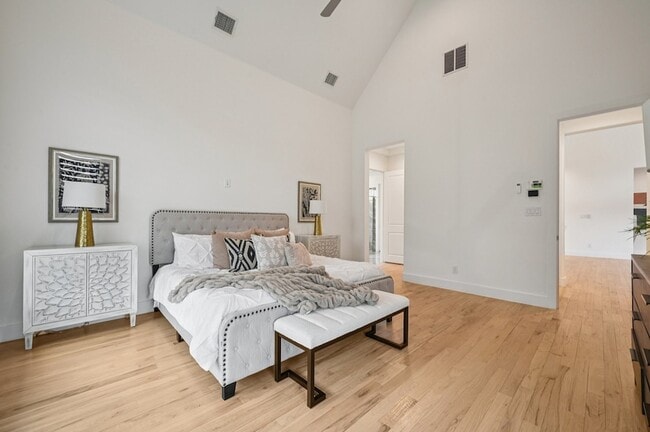 Building Photo - 13868 Dorset Ln