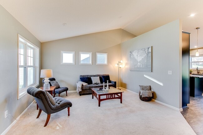 Building Photo - 12331 Pineridge Way N