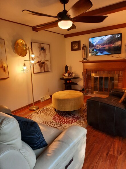 Building Photo - 9276 Yellowwood Dr