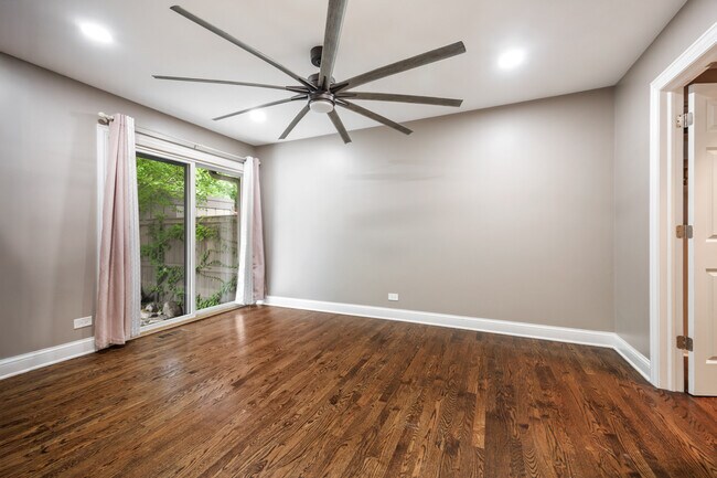 Building Photo - 713 Acadia Ct
