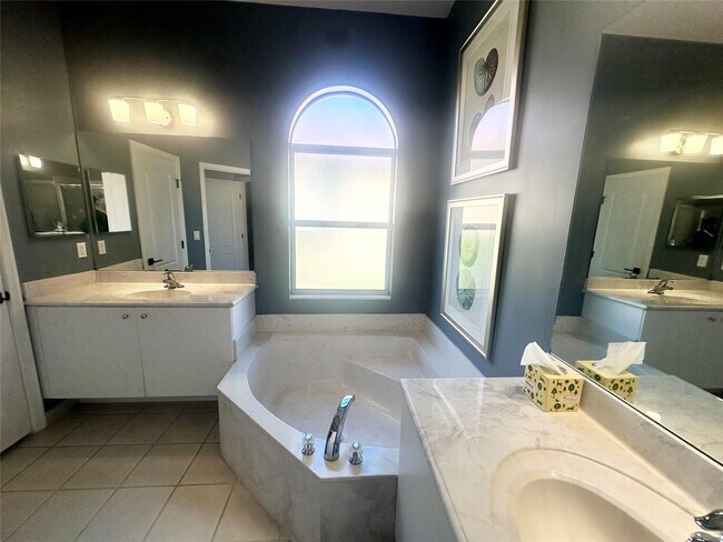 Building Photo - 6104 Santa Margarito Dr