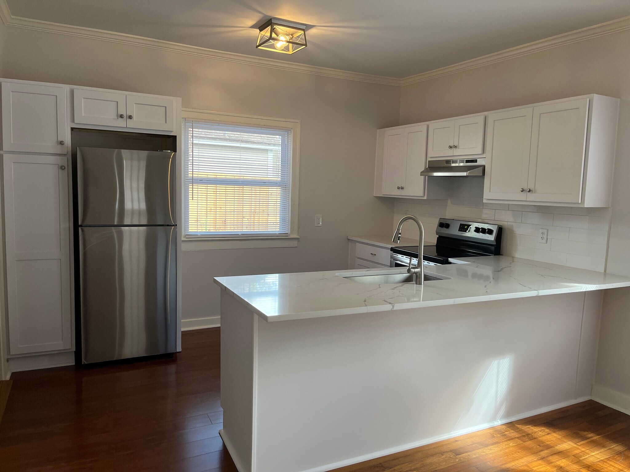 Building Photo - 2149 Mango Pl