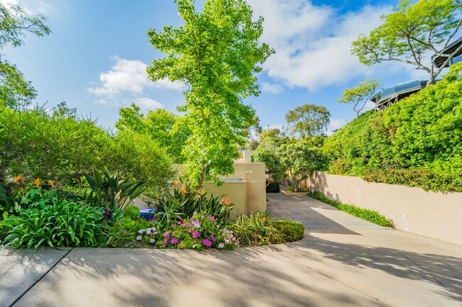 Building Photo - Private, Architect-Designed La Jolla Gem w/ Ocean View! MUST SEE!!!