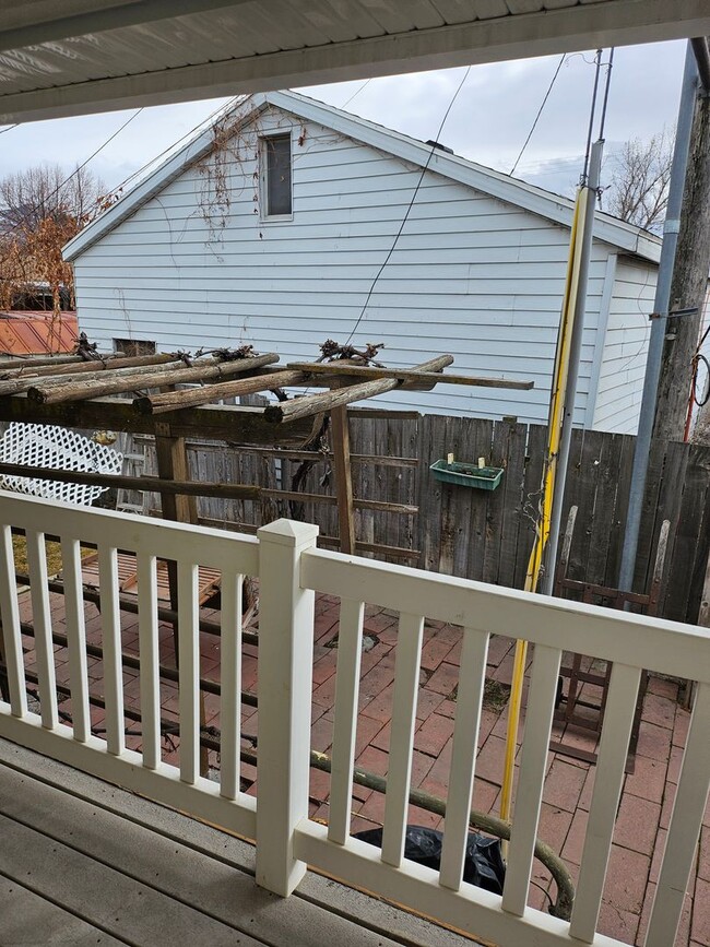 Building Photo - 837 W 30 S St