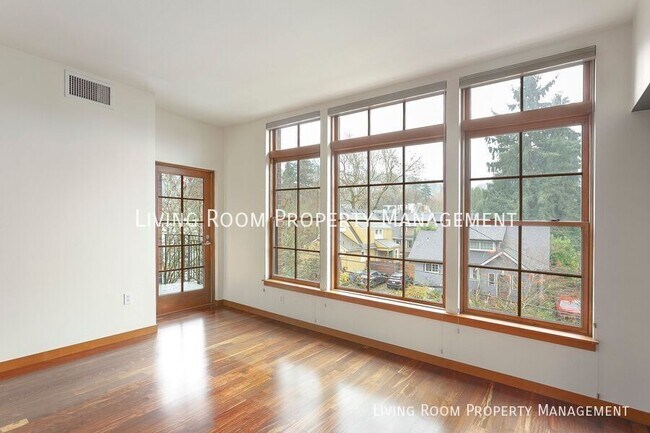 Building Photo - 2335 NW Raleigh St