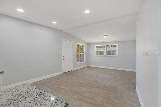 Building Photo - 1325 Windsor Way