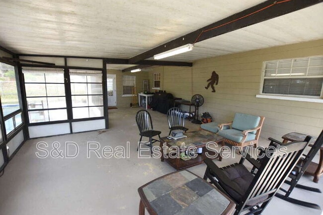 Building Photo - 3133 S Polk Ave