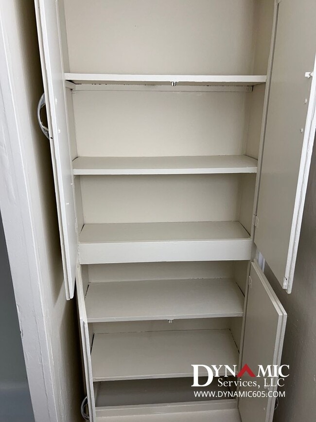 Building Photo - 2425 S Norton Ave