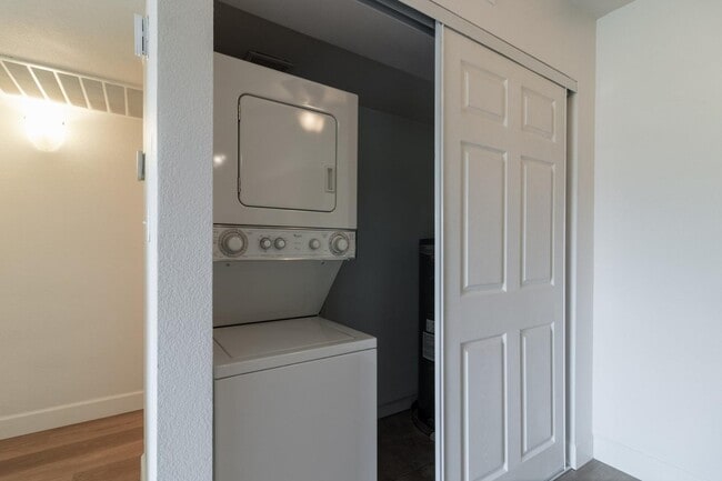 Building Photo - 5877 N Granite Reef Rd