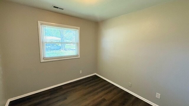 Building Photo - EAST SIDE/LAWRENCE 3 BEDROOM RANCH HOME RECENTLY UPDATED!
