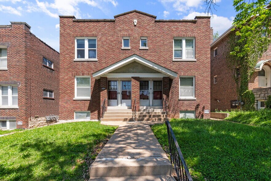 Building Photo - 3925 Dunnica Ave
