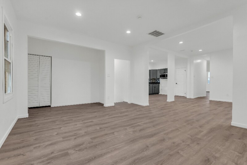 Building Photo - 3353 Fullerton Ave