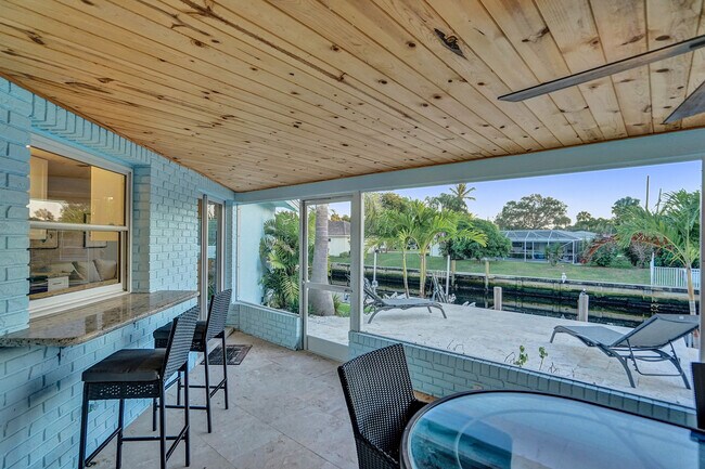 Building Photo - 620 W Palmetto Park Rd