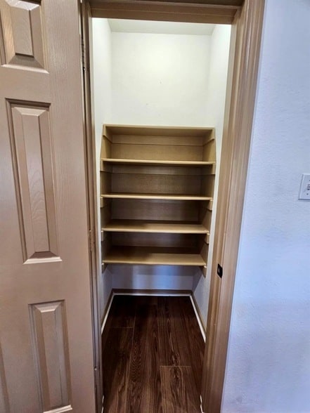 Building Photo - 2333 Loreto Dr